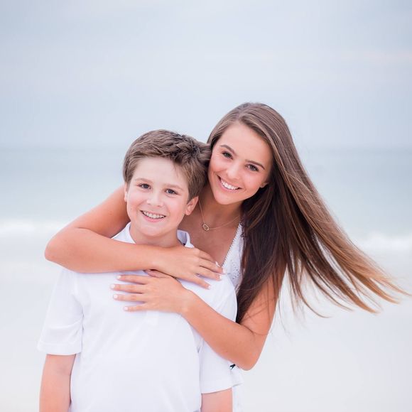 Meet your Posher, Lori - Picture 1 of 1